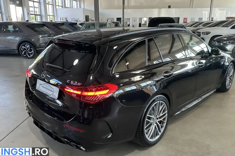 Mercedes-Benz C 63 AMG (Clasa C) din 2025 cu 4.349 km - oferta MER257665 - foto 6