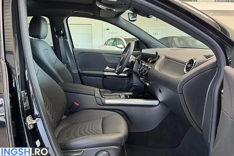 Mercedes-Benz GLA 220 (Clasa GLA) din 2025 cu 4.500 km - oferta MER257666 - foto 12