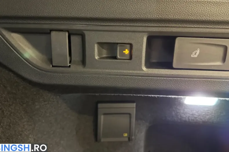 Volkswagen Passat Variant din 2024 cu 19.100 km - oferta VOL257668 - foto 25