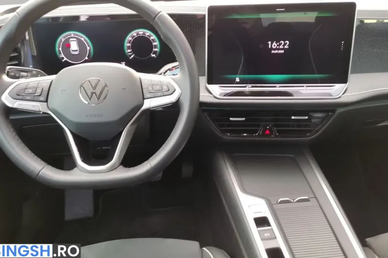 Volkswagen Passat Variant din 2024 cu 12.169 km - oferta VOL257669 - foto 9