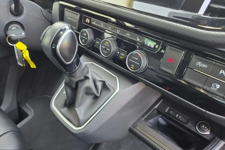 Volkswagen T6 Multivan din 2022 cu 72.278 km - oferta VOL257696 - foto 35