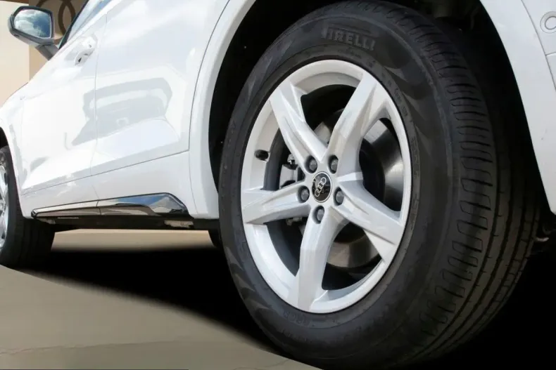 Audi Q5 din 2025 cu 5.650 km - oferta AUD257707 - foto 6