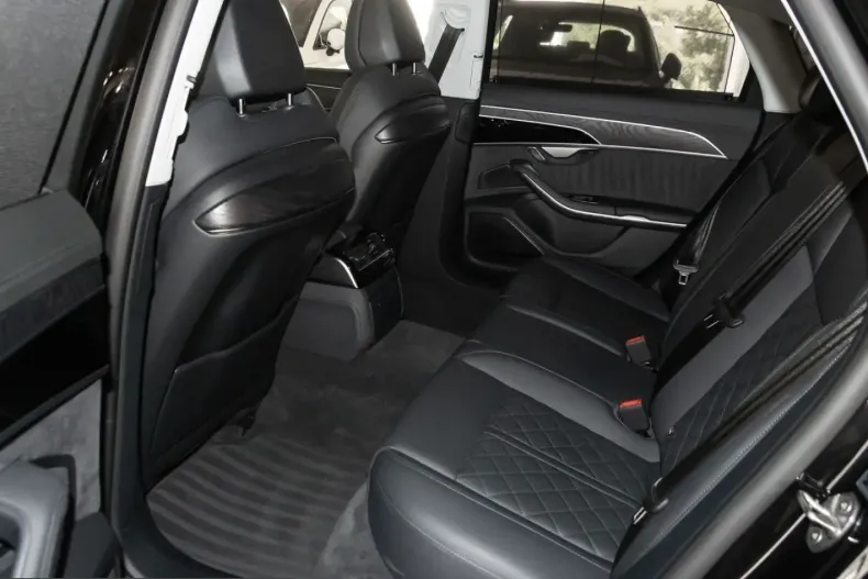 Audi A8 din 2023 cu 55.211 km - oferta AUD257754 - foto 6