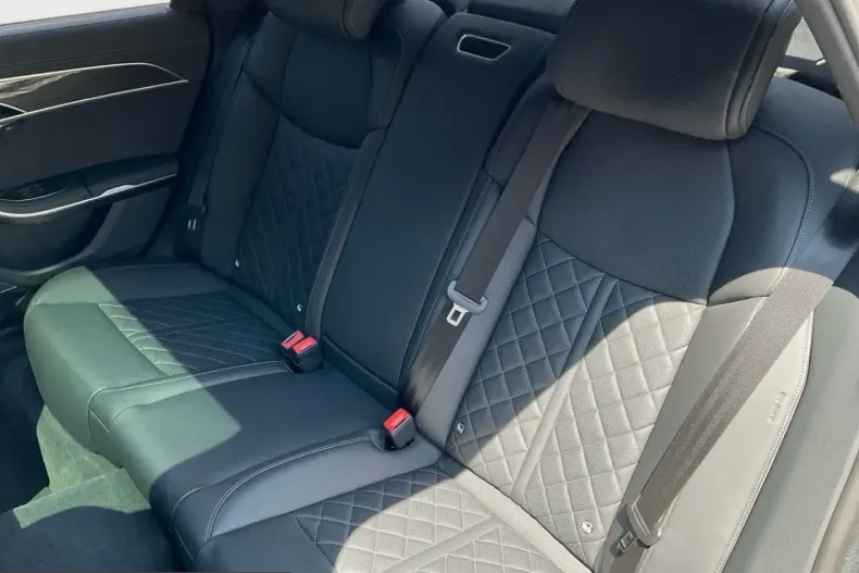 Audi A8 din 2023 cu 67.487 km - oferta AUD257755 - foto 12