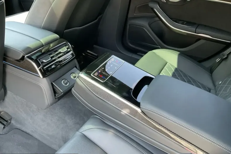 Audi A8 din 2023 cu 67.487 km - oferta AUD257755 - foto 26