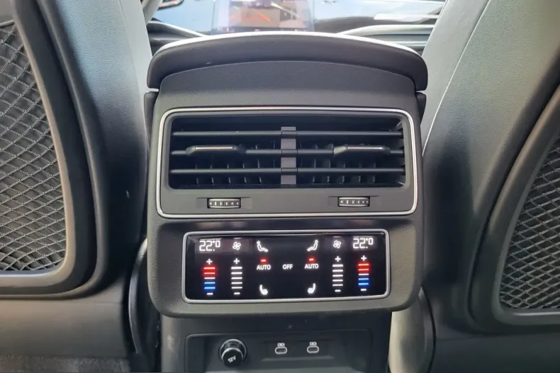 Audi Q8 din 2023 cu 44.821 km - oferta AUD257765 - foto 14