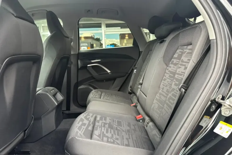 Audi Q5 din 2025 cu 16.400 km - oferta AUD257767 - foto 16