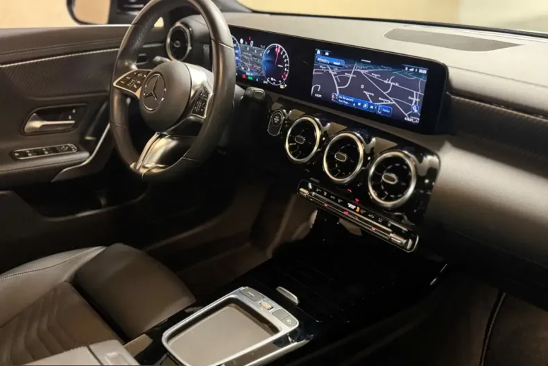Mercedes-Benz CLA 250 (Clasa CLA) din 2023 cu 65.430 km - oferta MER257773 - foto 11