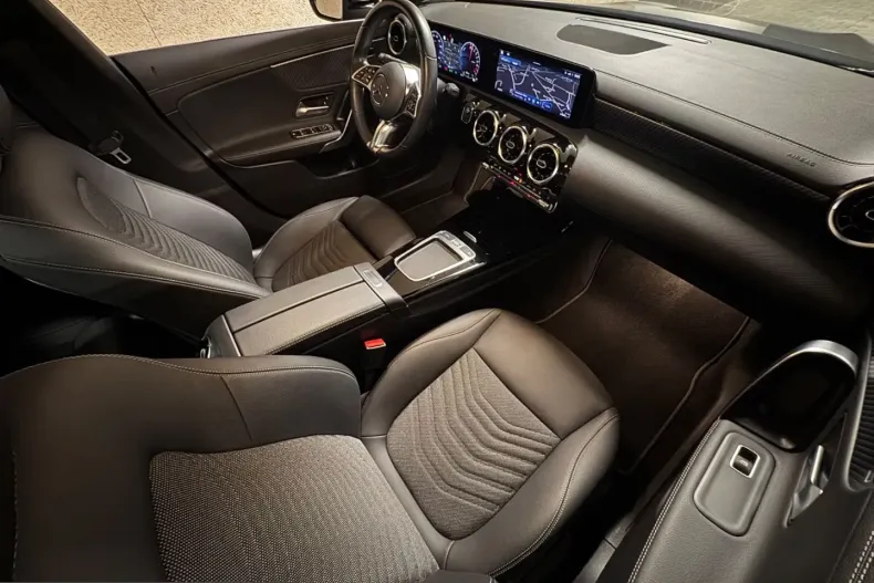 Mercedes-Benz CLA 250 (Clasa CLA) din 2023 cu 65.430 km - oferta MER257773 - foto 15