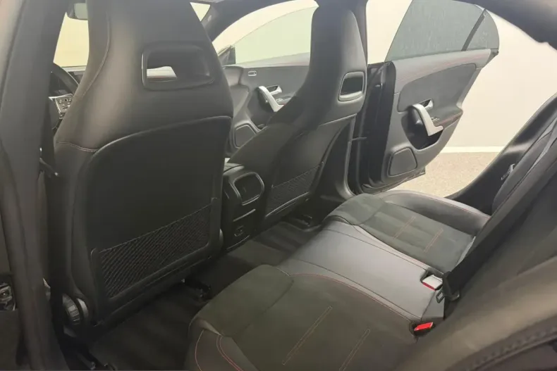 Mercedes-Benz CLA 250 (Clasa CLA) din 2023 cu 65.000 km - oferta MER257775 - foto 18