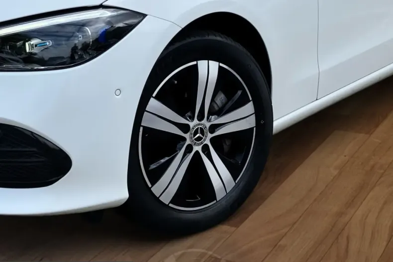 Mercedes-Benz C 400 (Clasa C) din 2024 cu 47.785 km - oferta MER257781 - foto 5