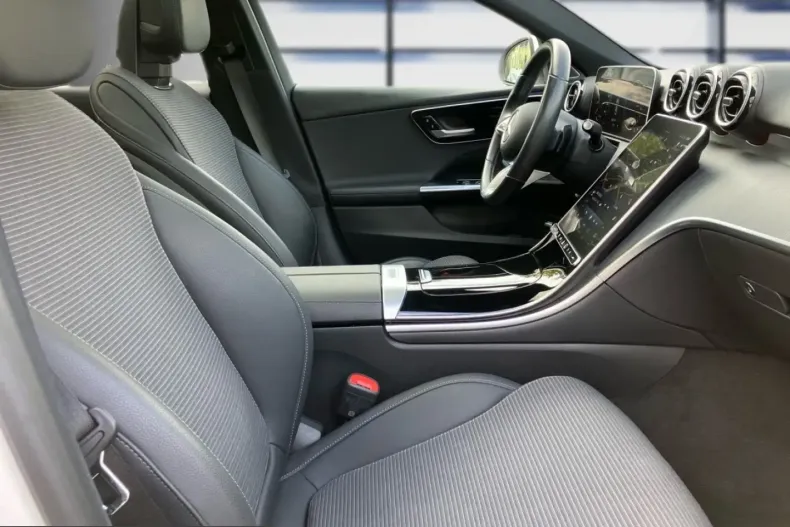 Mercedes-Benz C 400 (Clasa C) din 2024 cu 47.785 km - oferta MER257781 - foto 11