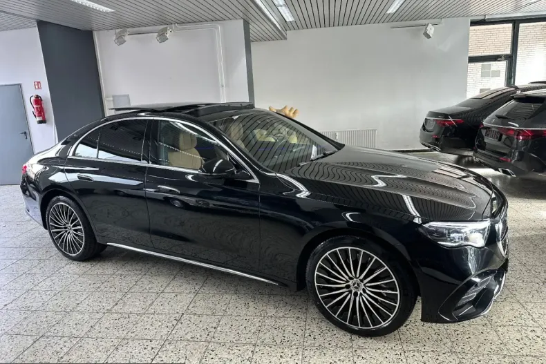 Mercedes-Benz E 300 (Clasa E) din 2025 cu 17.781 km - oferta MER257785 - foto 3