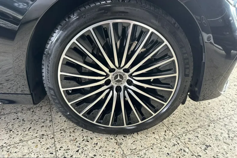 Mercedes-Benz E 300 (Clasa E) din 2025 cu 17.781 km - oferta MER257785 - foto 5