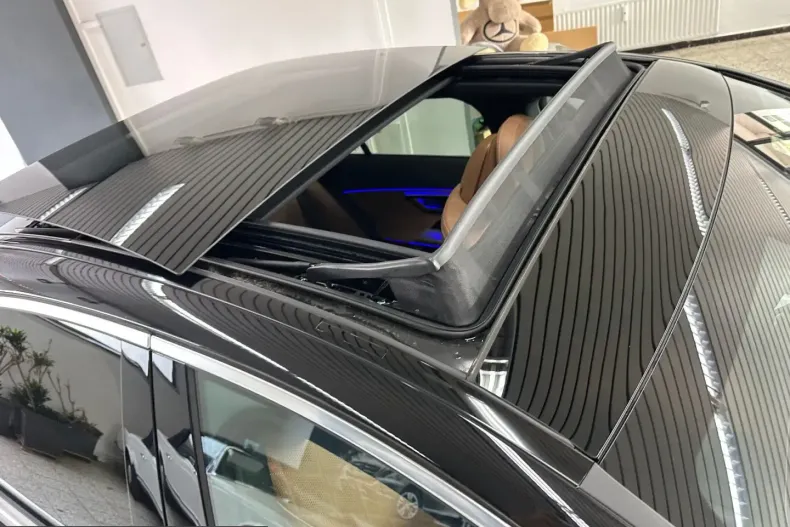Mercedes-Benz E 300 (Clasa E) din 2025 cu 17.781 km - oferta MER257785 - foto 6
