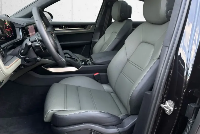 Porsche Cayenne din 2025 cu 2.800 km - oferta POR257822 - foto 18
