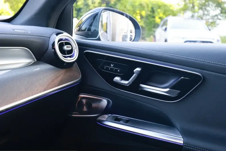 Mercedes-Benz GLC 300 (Clasa GLC) din 2024 cu 12.122 km - oferta MER257824 - foto 19
