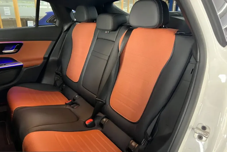 Mercedes-Benz GLC 300 (Clasa GLC) din 2024 cu 60.015 km - oferta MER257827 - foto 29