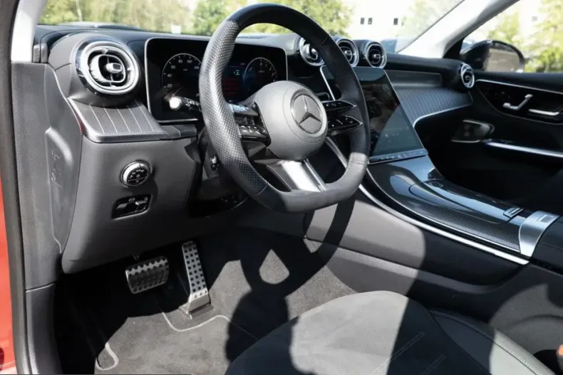 Mercedes-Benz GLC 300 (Clasa GLC) din 2025 cu 25.677 km - oferta MER257832 - foto 21