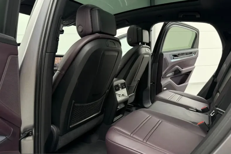 Porsche Cayenne din 2024 cu 18.795 km - oferta POR257853 - foto 4