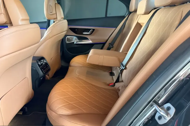 Mercedes-Benz E 450 (Clasa E) din 2025 cu 6.850 km - oferta MER257857 - foto 26