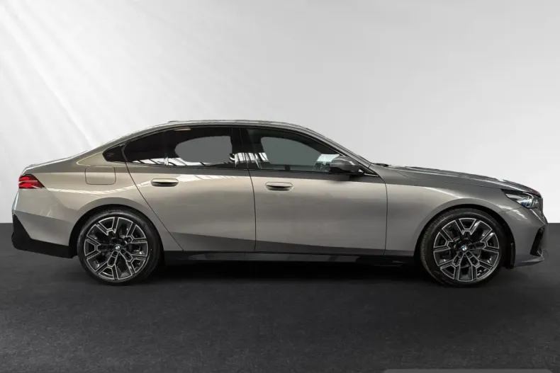 BMW 520 (Seria 5) din 2025 cu 25.790 km - oferta BMW257873 - foto 2