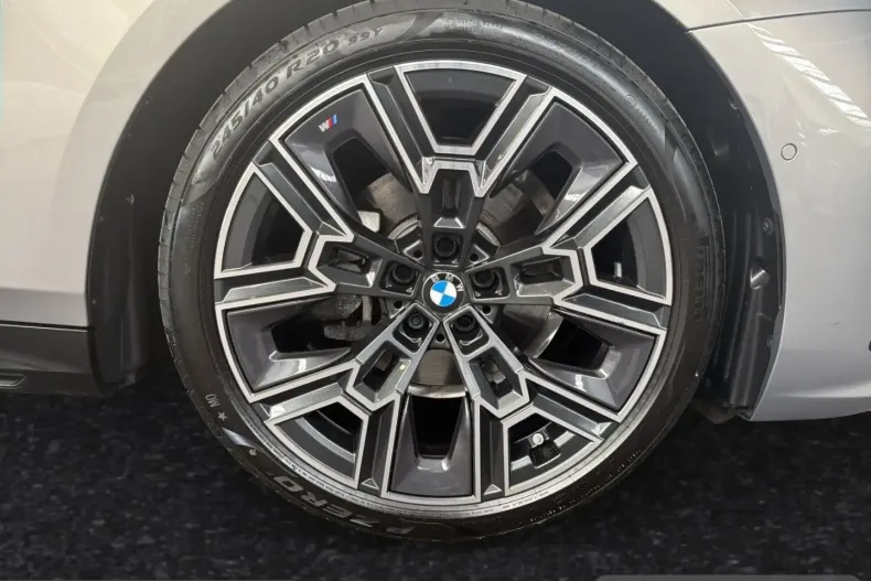 BMW 520 (Seria 5) din 2025 cu 25.790 km - oferta BMW257873 - foto 4