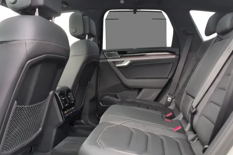Volkswagen Touareg din 2023 cu 69.780 km - oferta VOL257900 - foto 22
