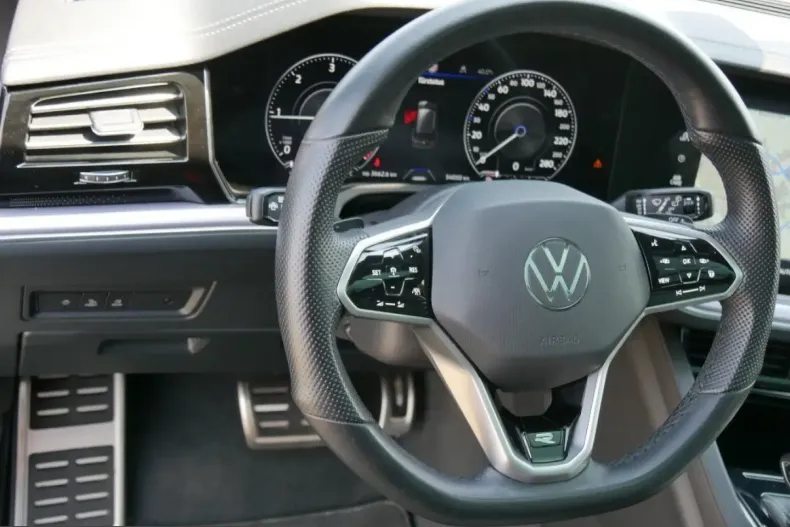 Volkswagen Touareg din 2022 cu 54.047 km - oferta VOL257901 - foto 12