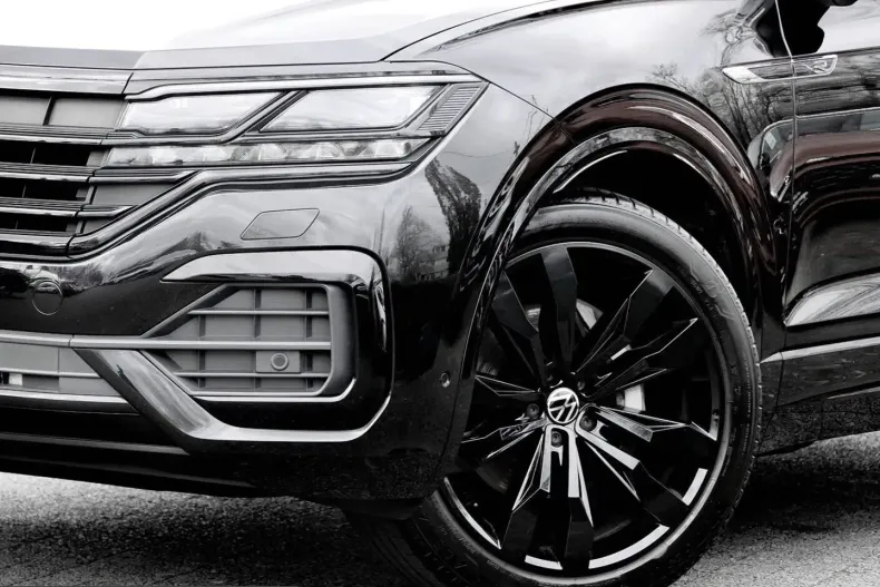 Volkswagen Touareg din 2023 cu 65.170 km - oferta VOL257902 - foto 3