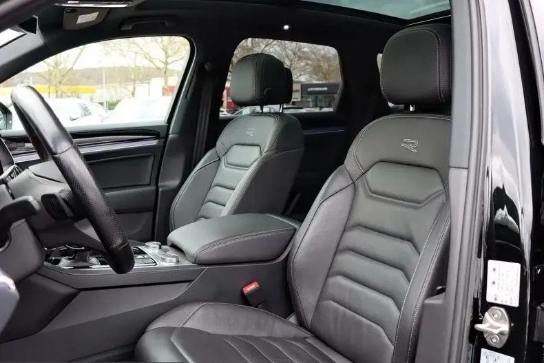 Volkswagen Touareg din 2023 cu 65.170 km - oferta VOL257902 - foto 13