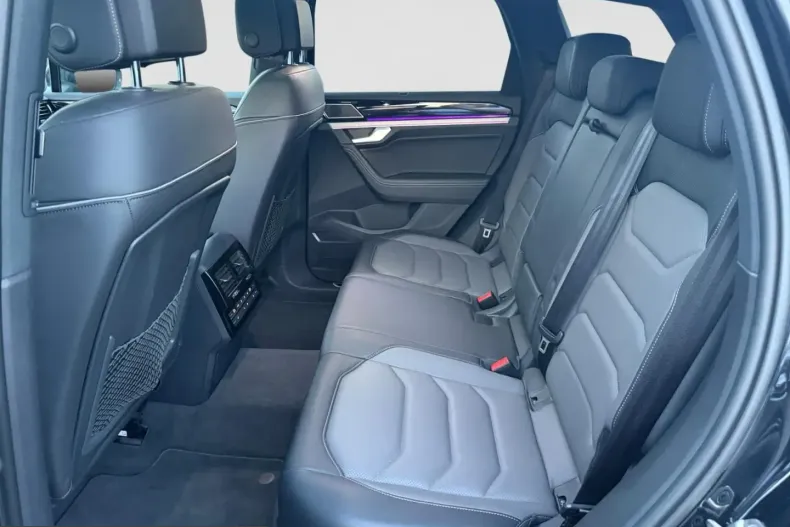 Volkswagen Touareg din 2022 cu 67.000 km - oferta VOL257903 - foto 24