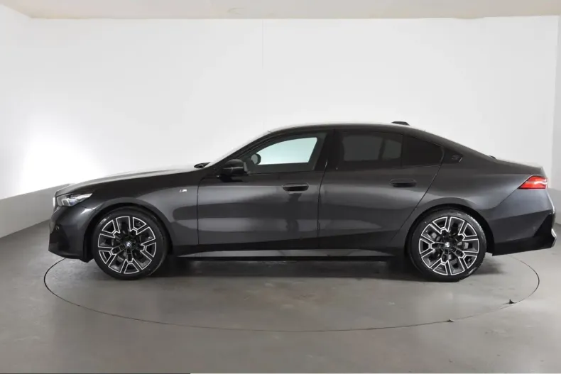 BMW 520 (Seria 5) din 2025 cu 25.766 km - oferta BMW257922 - foto 2