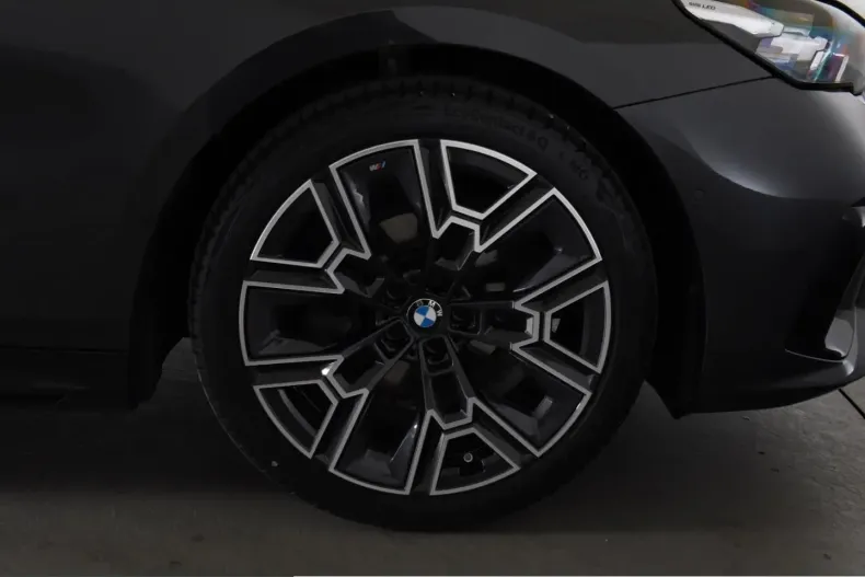 BMW 520 (Seria 5) din 2025 cu 25.766 km - oferta BMW257922 - foto 4