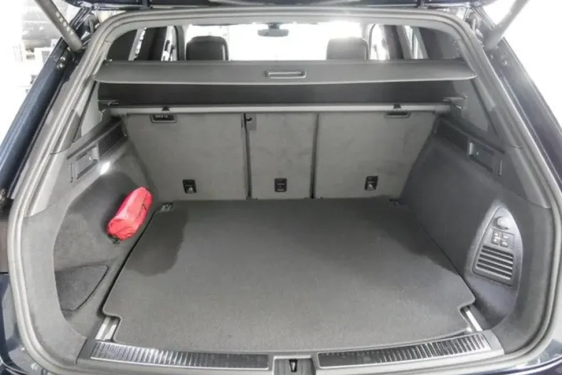 Volkswagen Touareg din 2023 cu 49.261 km - oferta VOL257927 - foto 12