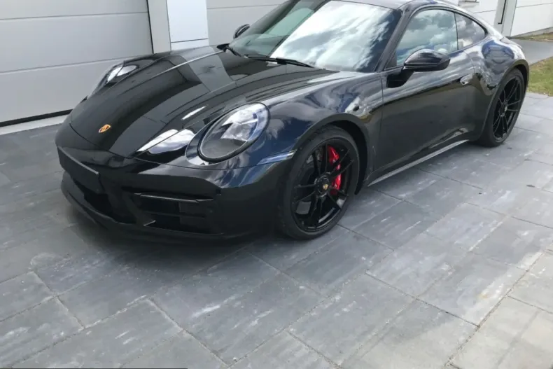 Porsche 992 din 2022 cu 12.000 km - oferta POR257930 - foto 1