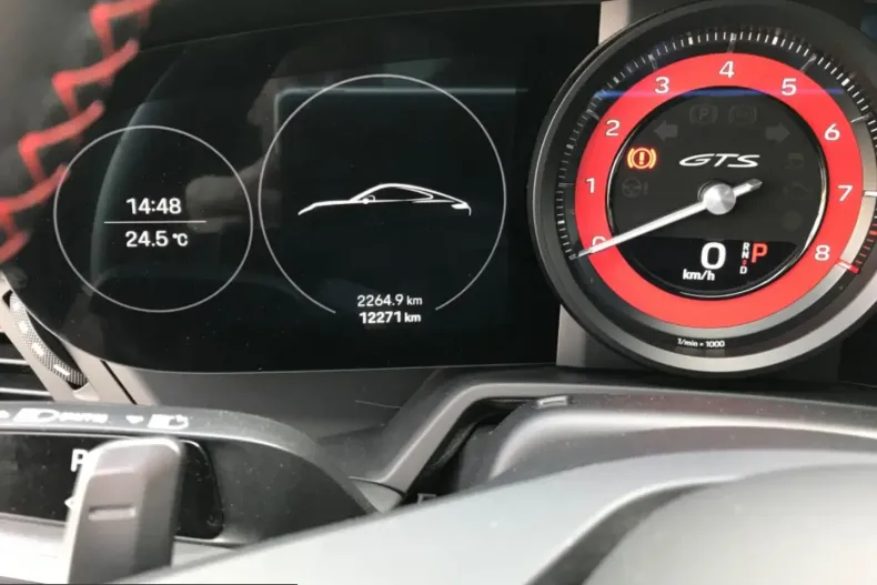 Porsche 992 din 2022 cu 12.000 km - oferta POR257930 - foto 12