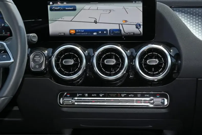 Mercedes-Benz GLA 200 (Clasa GLA) din 2025 cu 12.307 km - oferta MER257944 - foto 9
