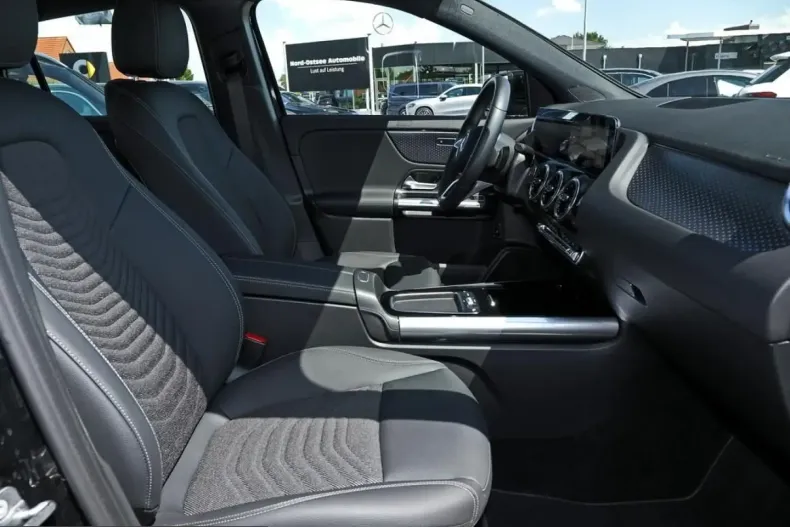 Mercedes-Benz GLA 200 (Clasa GLA) din 2025 cu 12.307 km - oferta MER257944 - foto 10