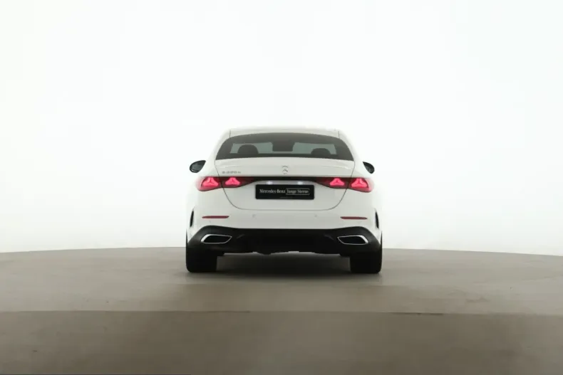 Mercedes-Benz E 220 (Clasa E) din 2025 cu 7.866 km - oferta MER257966 - foto 5