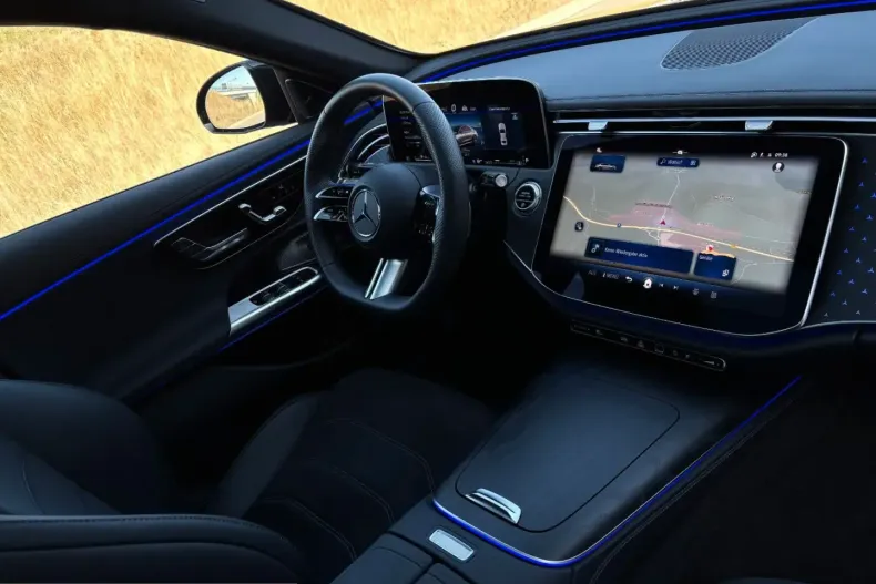 Mercedes-Benz E 220 (Clasa E) din 2025 cu 14.000 km - oferta MER257969 - foto 7