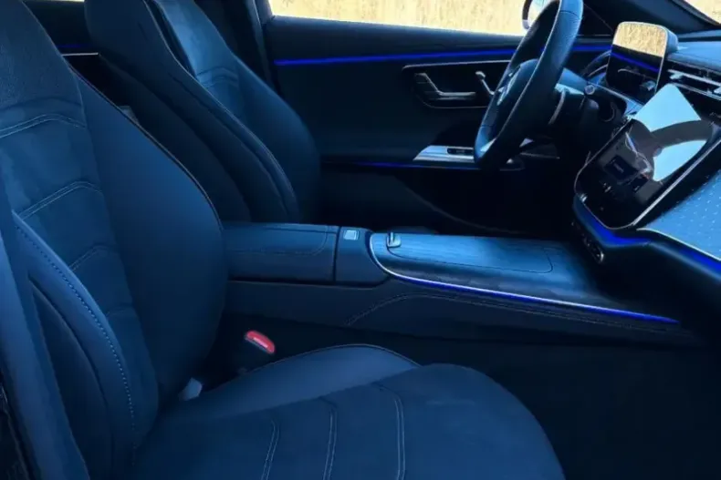 Mercedes-Benz E 220 (Clasa E) din 2025 cu 14.000 km - oferta MER257969 - foto 8