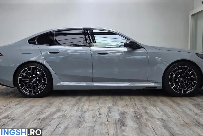 BMW M5 (Seria 5) din 2025 cu 4.900 km - oferta BMW257970 - foto 4