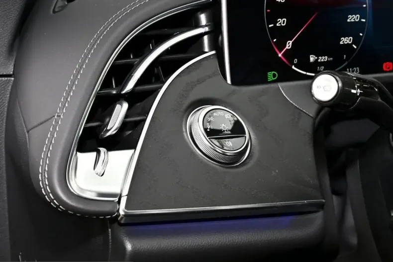 Mercedes-Benz E 200 (Clasa E) din 2025 cu 13.828 km - oferta MER257979 - foto 18