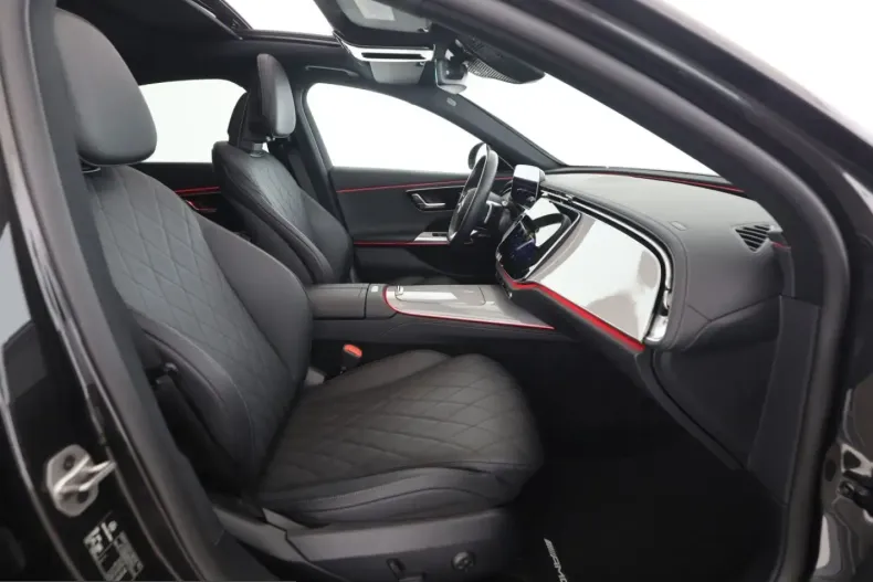 Mercedes-Benz E 220 (Clasa E) din 2024 cu 38.800 km - oferta MER257984 - foto 9