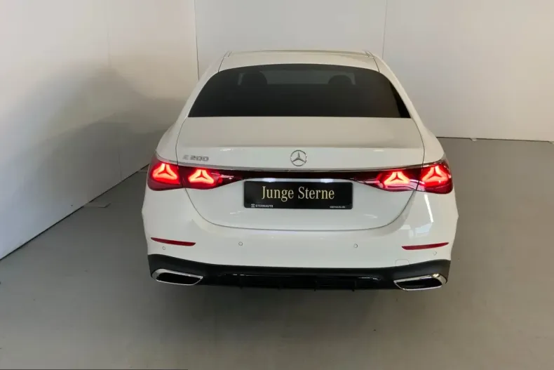 Mercedes-Benz E 200 (Clasa E) din 2025 cu 22.545 km - oferta MER257985 - foto 5