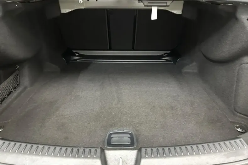 Mercedes-Benz E 220 (Clasa E) din 2025 cu 19.652 km - oferta MER257988 - foto 5