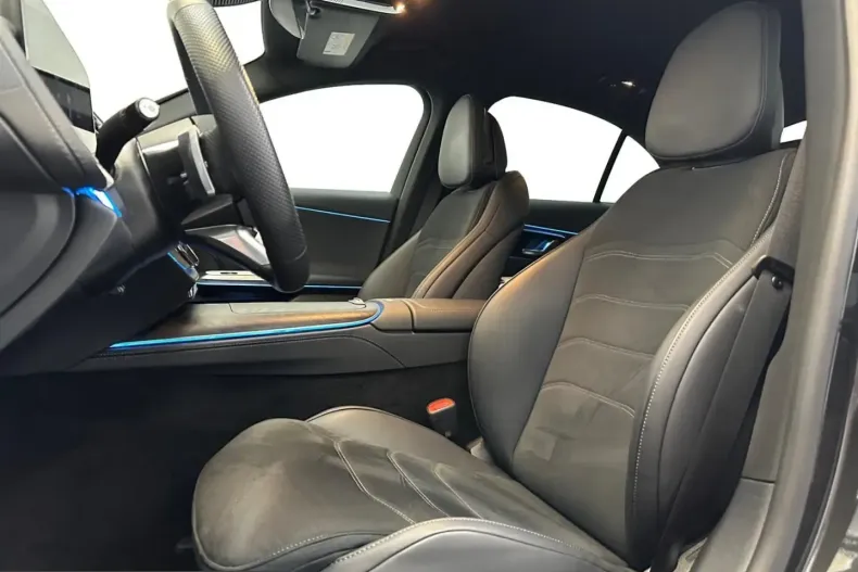 Mercedes-Benz E 220 (Clasa E) din 2025 cu 19.652 km - oferta MER257988 - foto 9