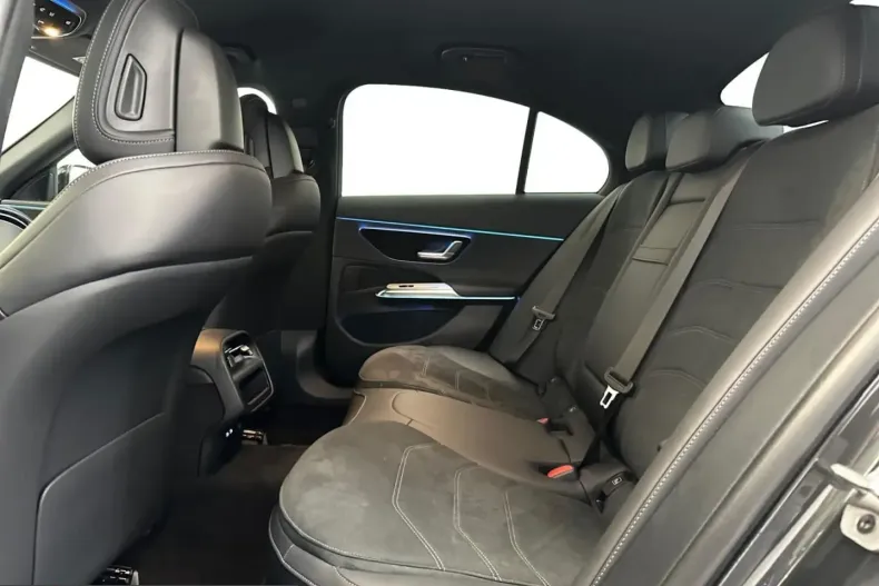 Mercedes-Benz E 220 (Clasa E) din 2025 cu 19.652 km - oferta MER257988 - foto 10