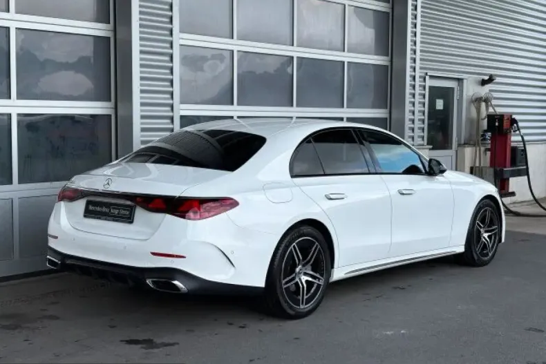 Mercedes-Benz E 200 (Clasa E) din 2025 cu 17.092 km - oferta MER257990 - foto 5